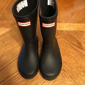 Kids size toddler 10 rain boots